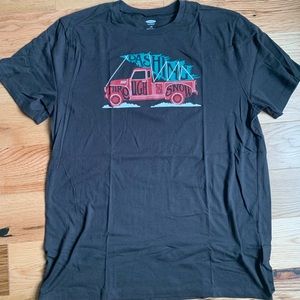 Old Navy ‘Dashing Through The Snow’ Graphic T-shirt. Men’s Size L.